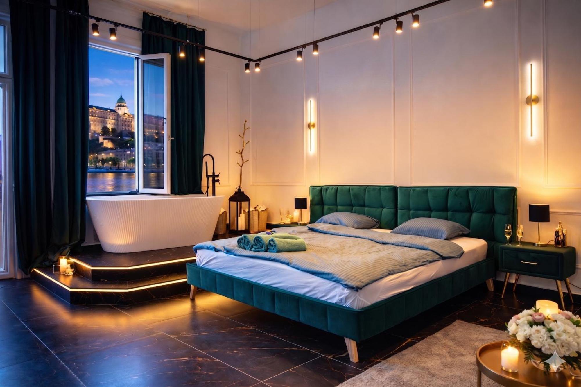Budapest Riverfront Residence — Photos 2
